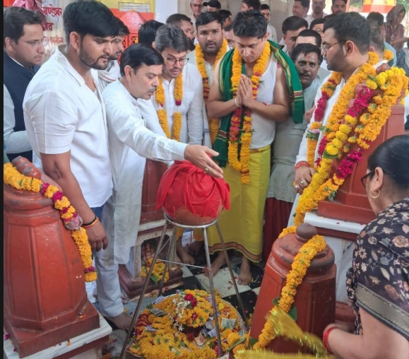 पीतांबरा पीठ में चिब ने टेका माथा