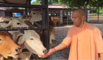 गुरु पूर्णिमा पर गोरखनाथ मंदिर में उमड़ी आस्था, मुख्यमंत्री योगी आदित्यनाथ ने निभाई गुरु परंपरा
